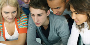 Difference Between An Internet Troll and a Cyberbully - Parents Canada