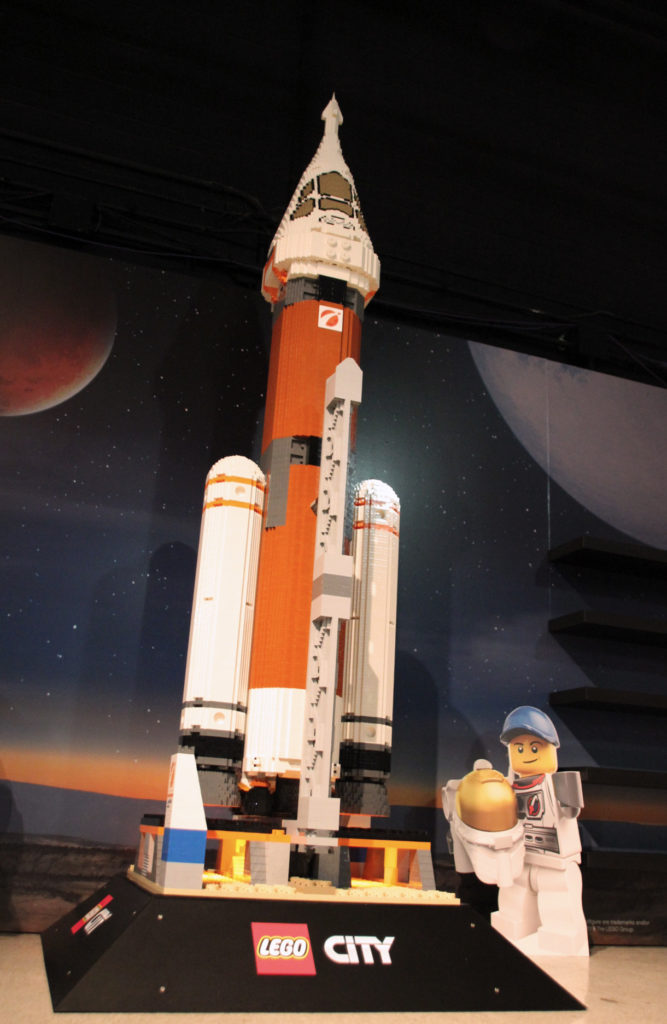 Lego space ship